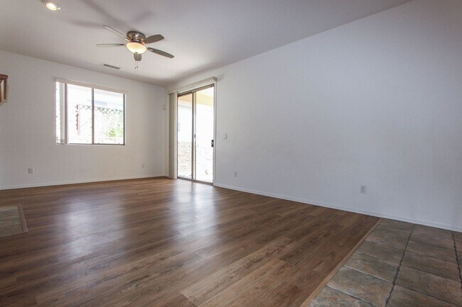Building Photo - 3 Bedroom in Stoneridge