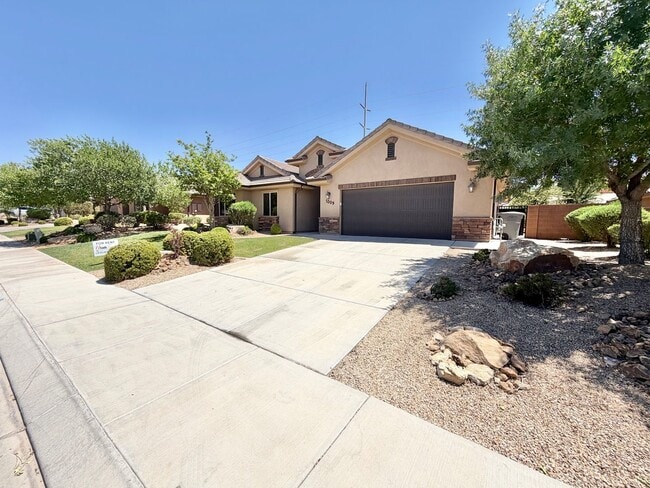 Building Photo - Beautiful Riverstone Home!!