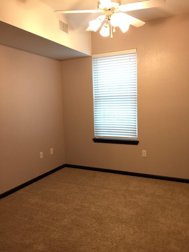 Building Photo - Large two bedroom apartment about a block ...