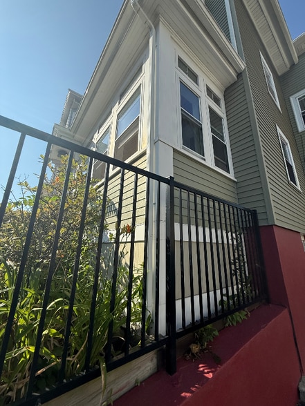 Building Photo - 61 Harrison St