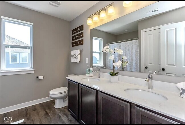 Building Photo - 1571 Hazy Falls Ct