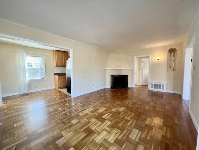 Building Photo - 127 22nd Ave