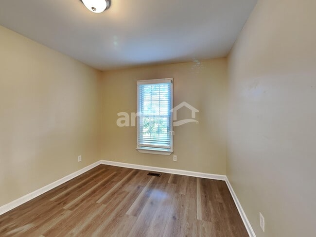 Building Photo - 1009 Bren Village Ct