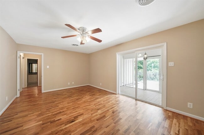 Building Photo - 4406 Rosebay Dr