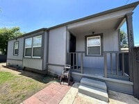 Building Photo - Lovely 3 Bed, 1 Bath, Home in Berkeley, with Hardwood Floors