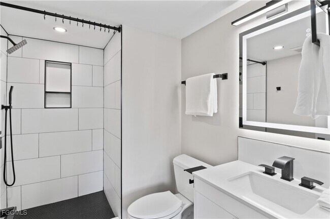 Building Photo - 25804 Cockleshell Dr