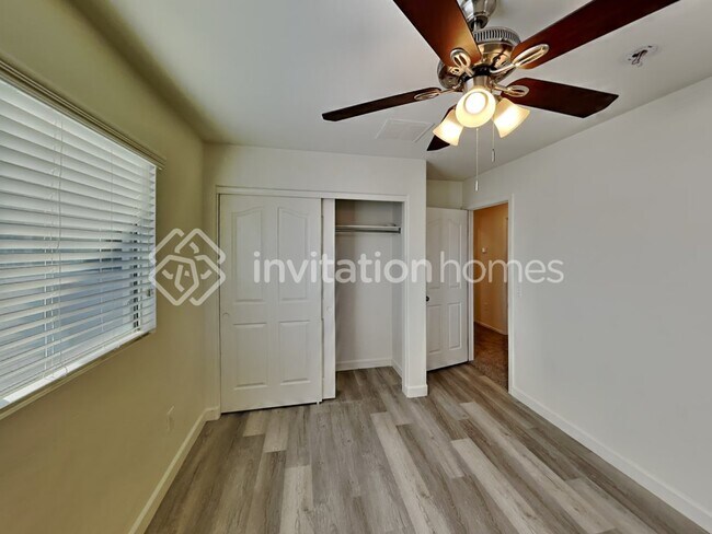 Building Photo - 4121 W Irwin Ave