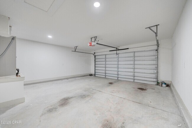 Building Photo - 3800 Redbud Wy