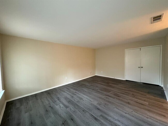 Building Photo - 2524 Chaparral Trail