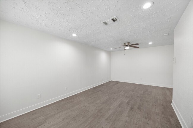 Building Photo - 1815 Millbury Dr