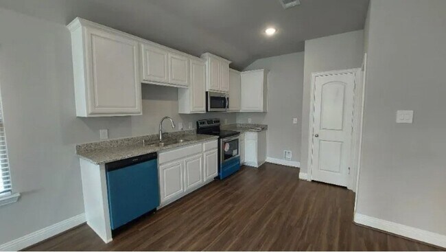Building Photo - 1425 Waverley Dr