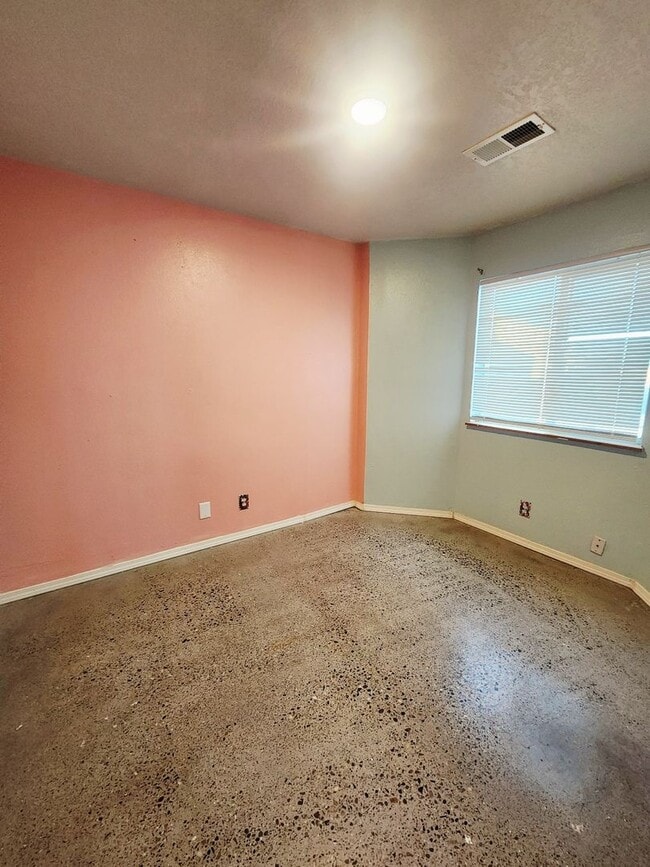 Building Photo - 2 bedroom  Rio Rancho