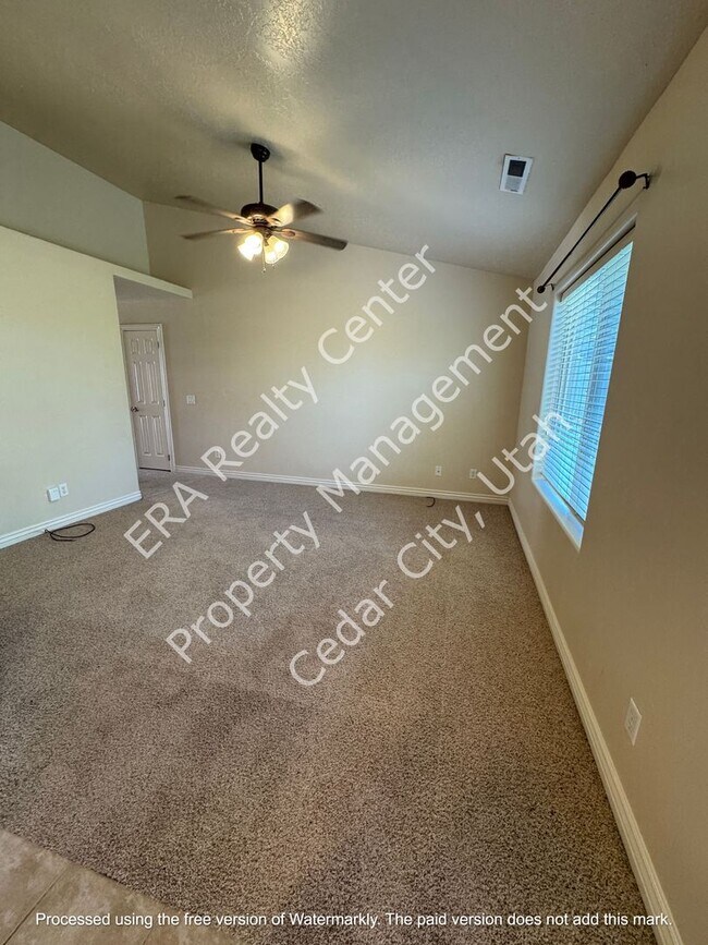 Building Photo - 1434 Southern View Dr