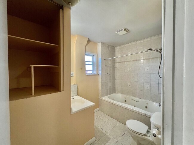 Building Photo - 18 Garland Ave