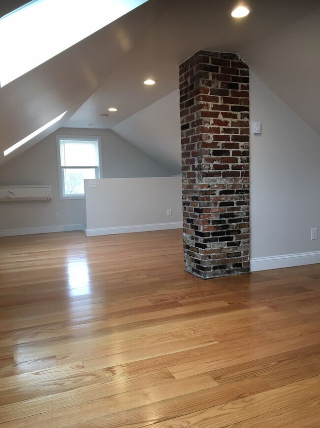 Building Photo - 70 Courtland St