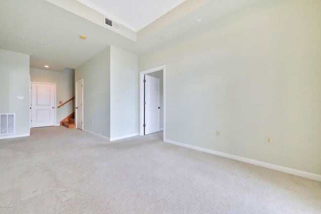 Building Photo - St Johns River Views!