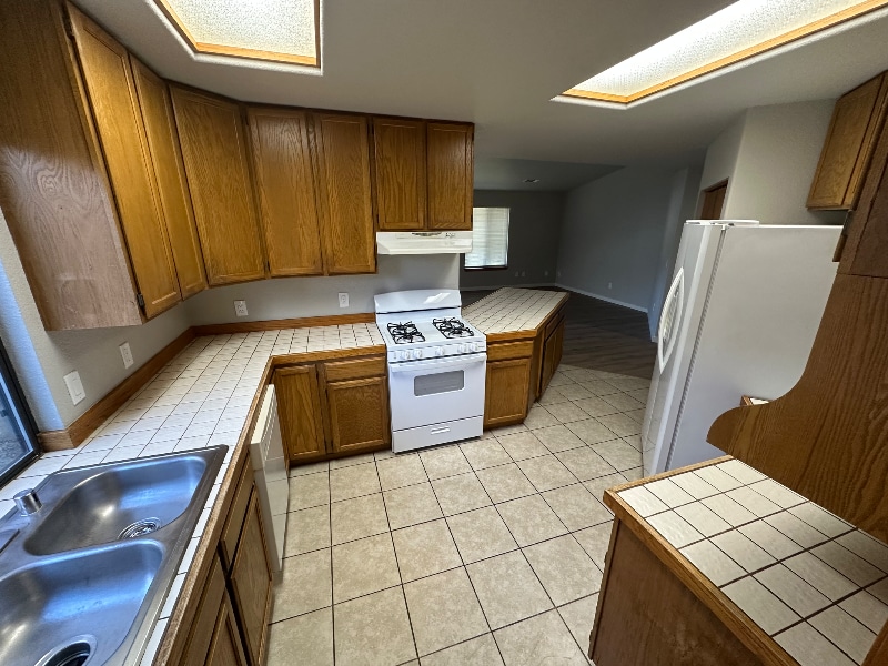 Building Photo - 1917 Trumpet Dr