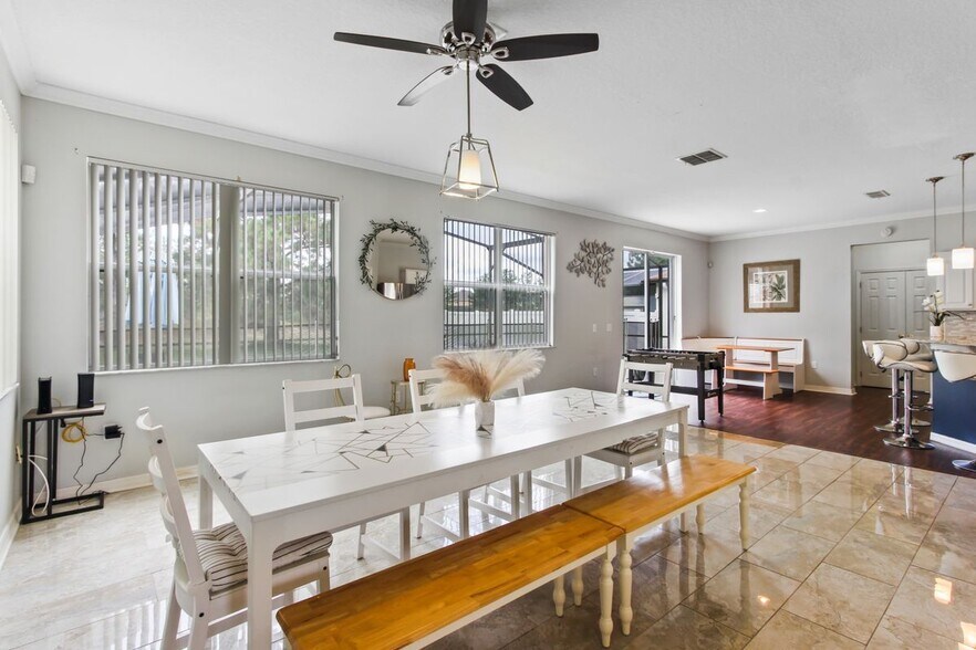 Building Photo - 131 Willow View Dr