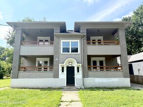 Building Photo - 3204 W Kentucky St