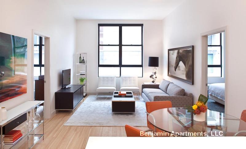 Building Photo - 320 D St