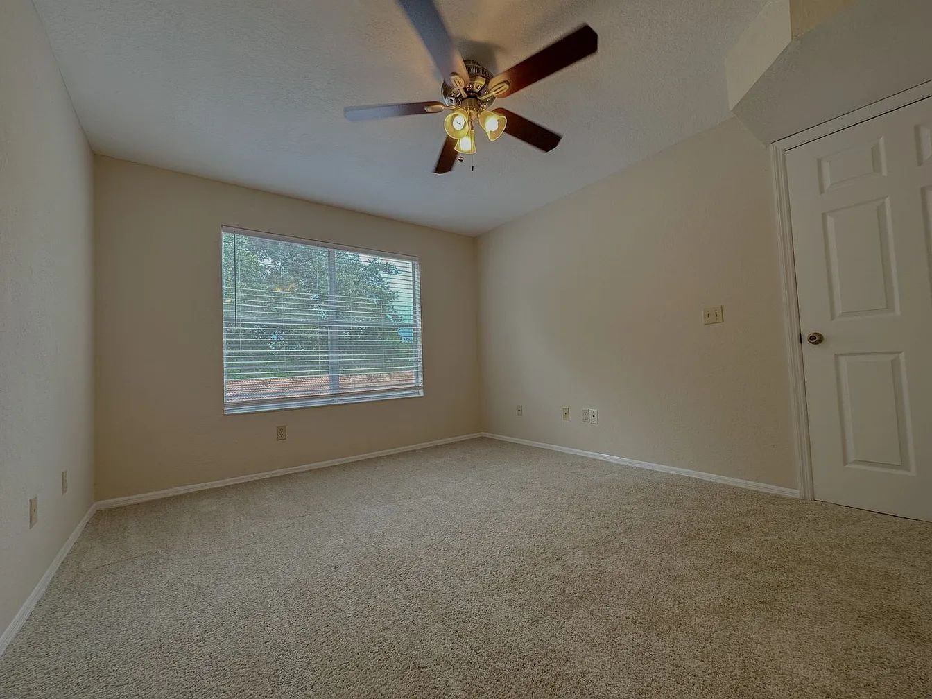 Building Photo - 827 Camargo Way