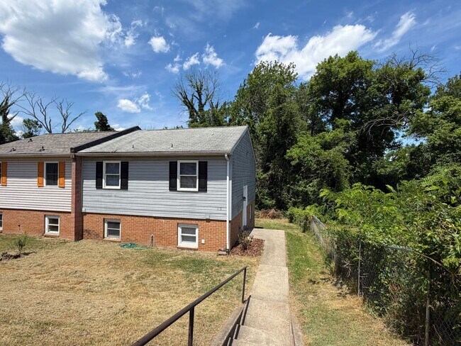 Building Photo - 813 Ridge St