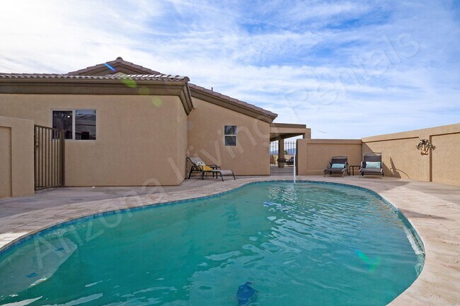 Building Photo - FURNISHED AVAILABLE APRIL THROUGH SEPTEMBER 2026