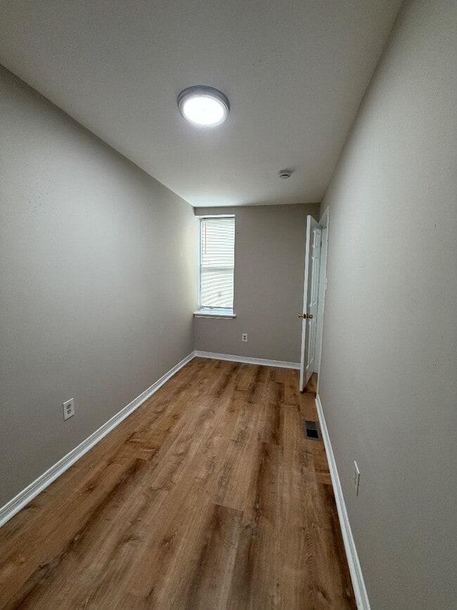 Building Photo - 424 Emerald St