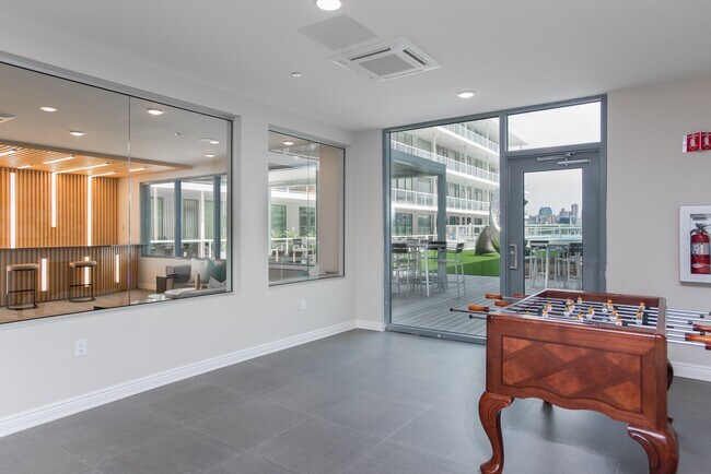 Building Photo - 3 Somerset Ln