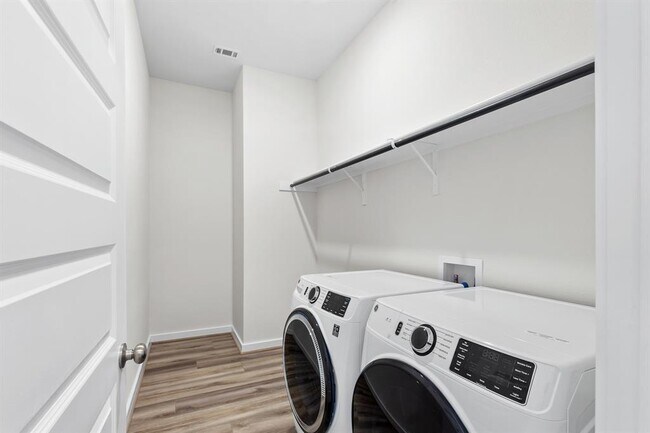 Building Photo - 150 Samuel Blair Pass