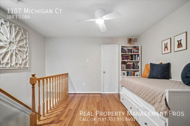 Building Photo - 1107 Michigan Ct