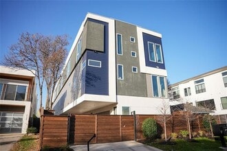 Building Photo - 2203 Moser Ave