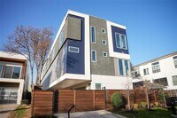 Building Photo - 2203 Moser Ave