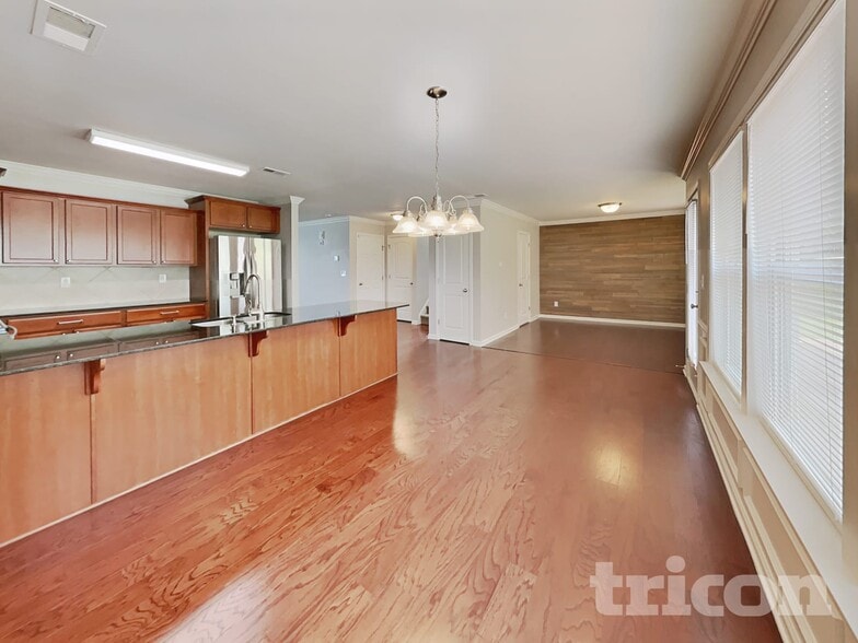 Building Photo - 192 Altondale Dr