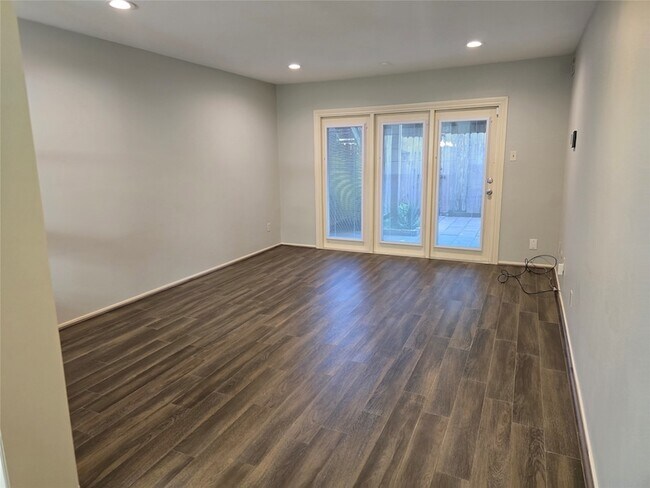 Building Photo - 12968 Trail Hollow Dr