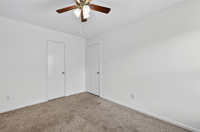 Building Photo - 19439 Hillside Springs Cir