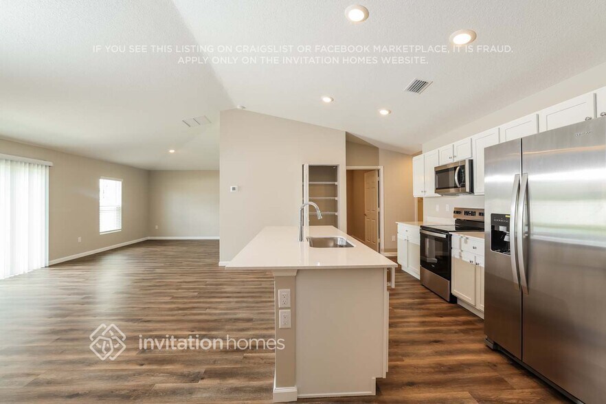 Building Photo - 313 SW Nativity Terrace