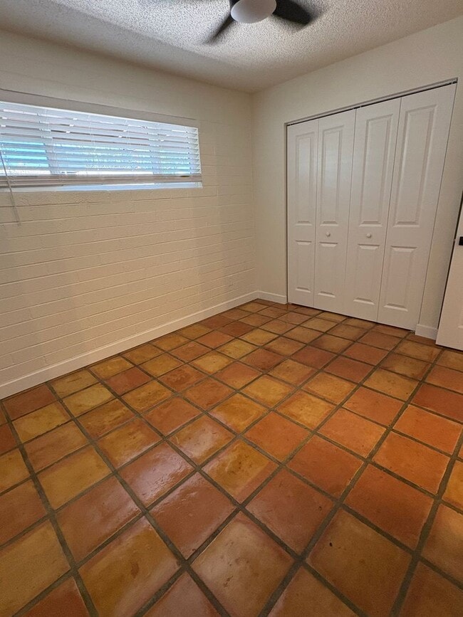Building Photo - 817 S Melody Ln
