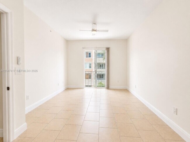 Building Photo - 1203 Town Center Dr