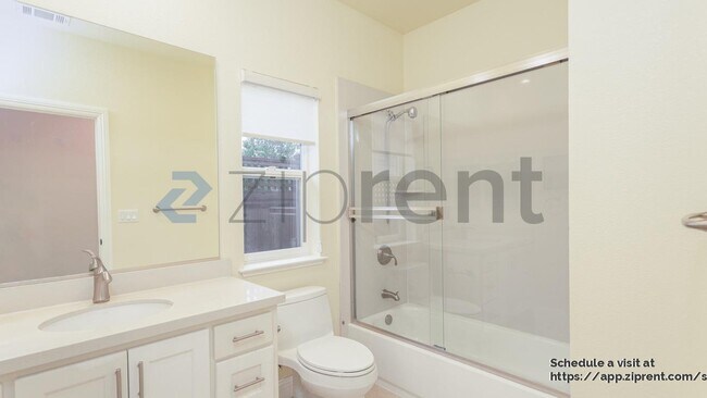 Building Photo - 1313 Crestview Ct