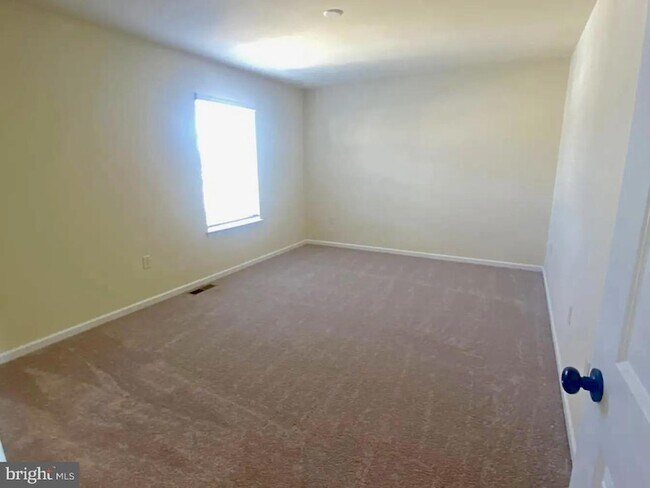 Building Photo - 20 Skip Ln