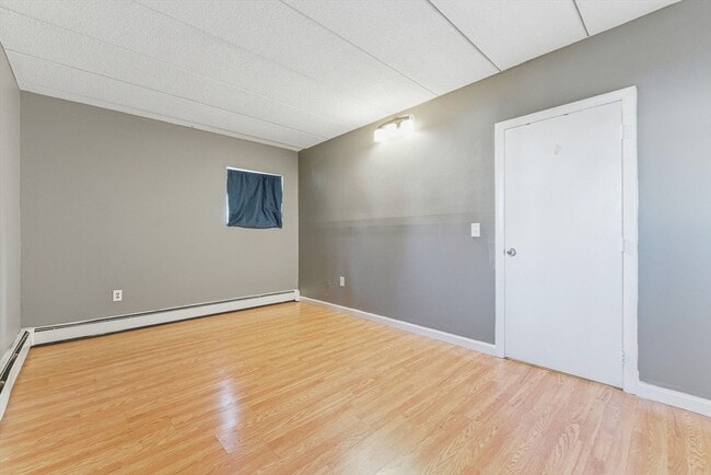 Building Photo - 1011 Main St