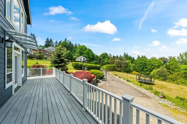 Building Photo - Exquisite Fox Island Home 3 Bedroom, 3.5 B...