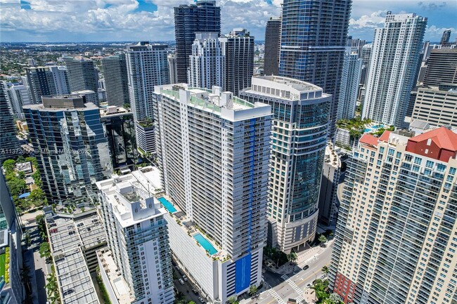 Building Photo - 1200 Brickell Bay Dr