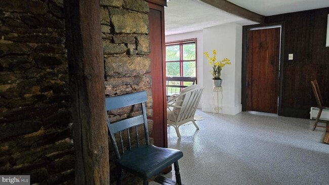 Building Photo - 253 E Dark Hollow Rd