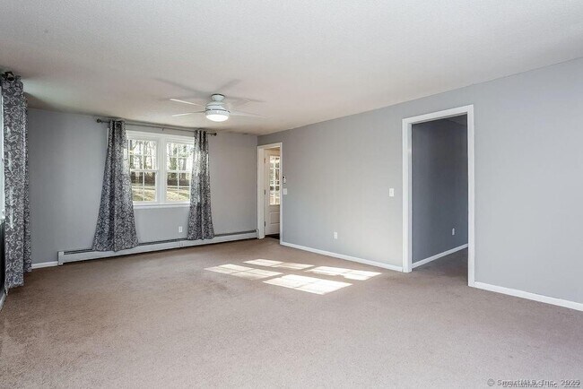 Building Photo - 150 Long Hill Dr