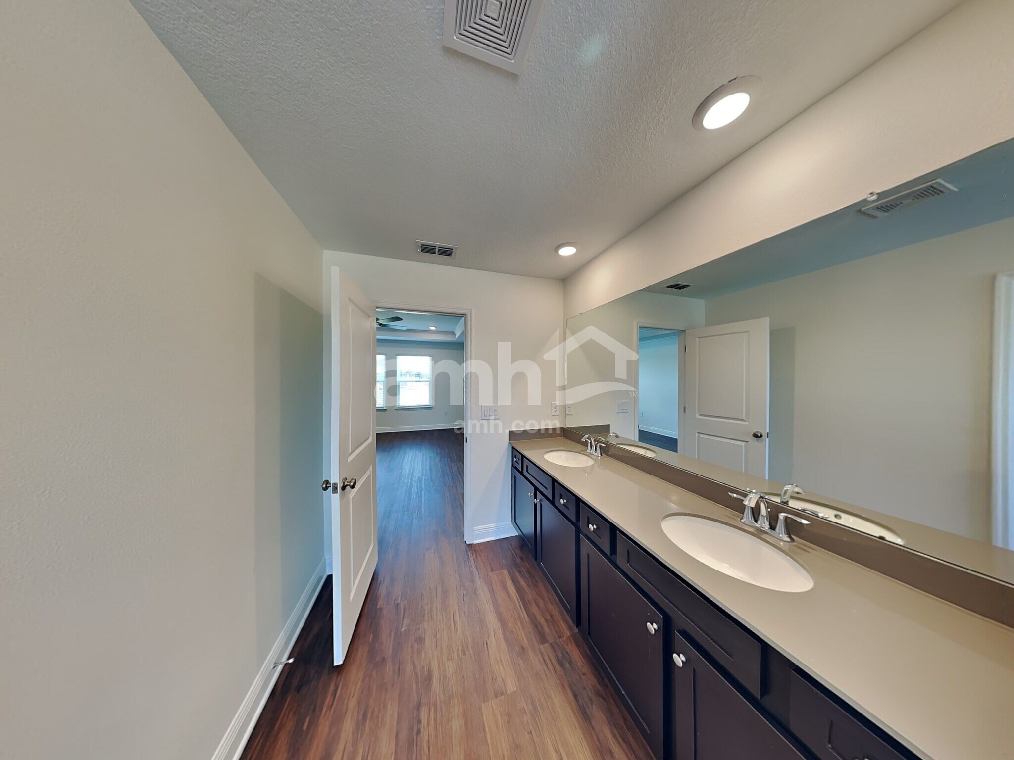 Building Photo - 14609 Cedar Ml Dr