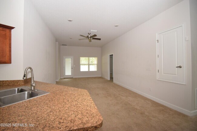 Building Photo - 7285 Gateway Ct