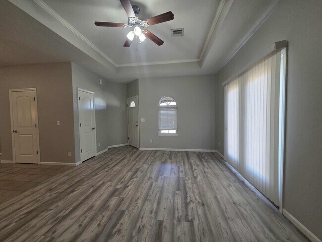 Building Photo - 410 Michael's Ct