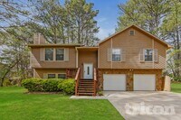 Building Photo - 100 Edelweiss Dr